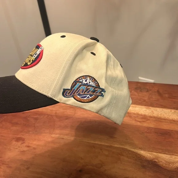 Mitchell & Ness 1998 NBA finals hat - Picture 3 of 4